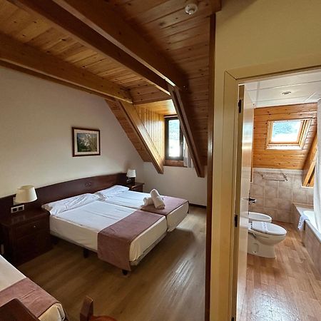 Hotel Romànic Estación Extérieur photo