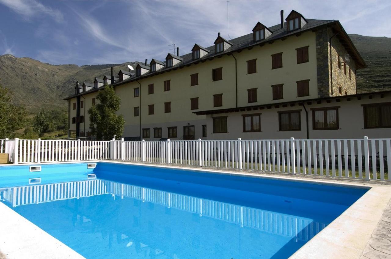Hotel Romànic Estación Extérieur photo