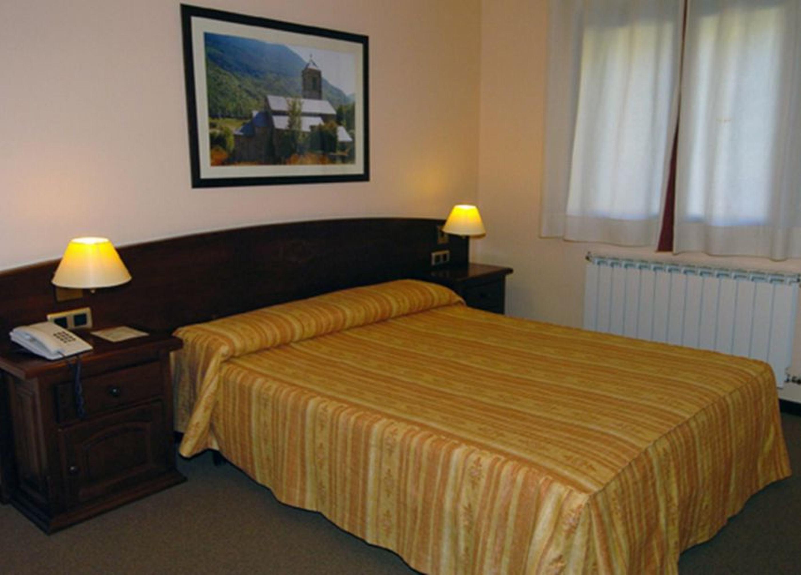 Hotel Romànic Estación Extérieur photo