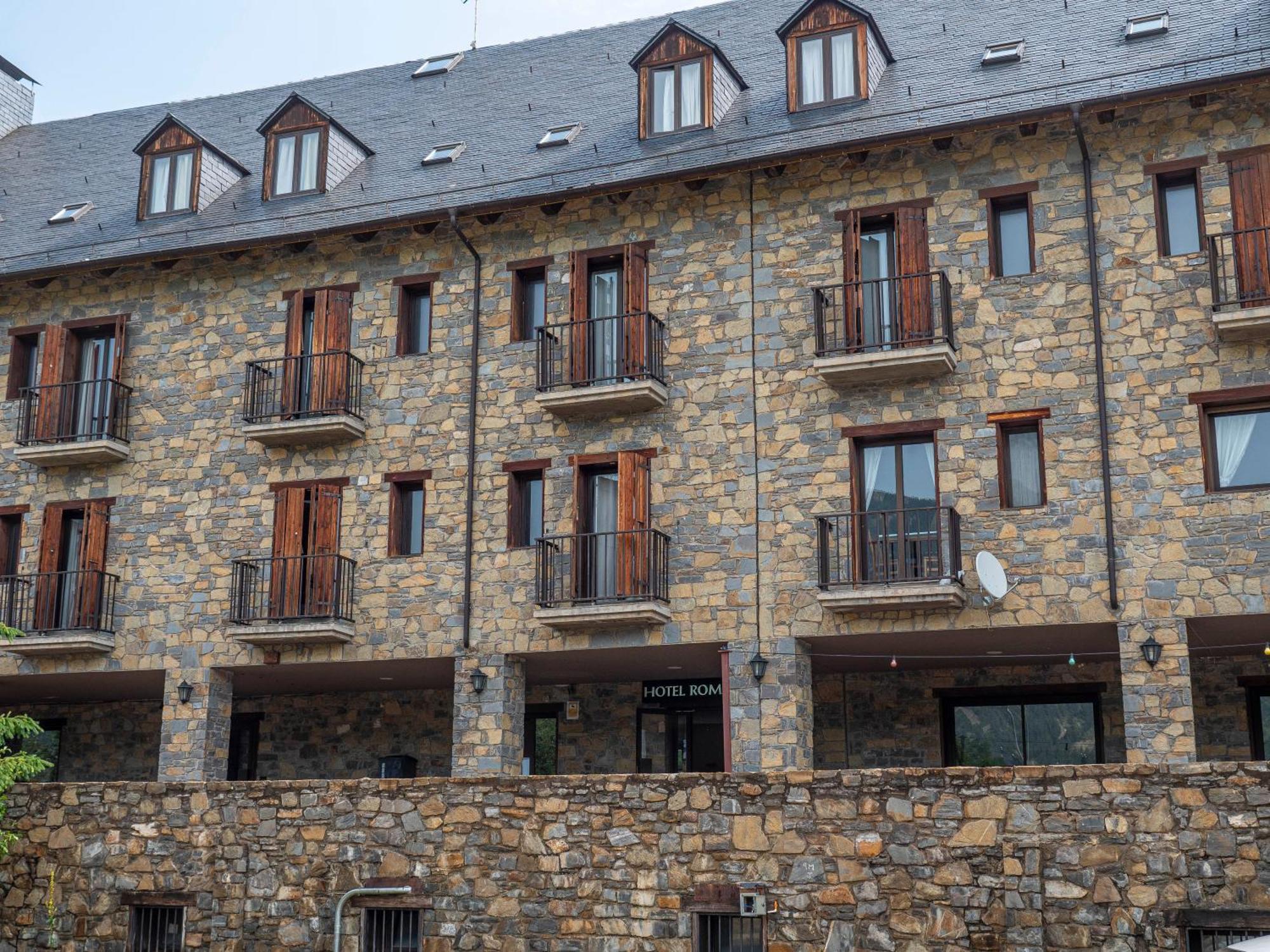 Hotel Romànic Estación Extérieur photo