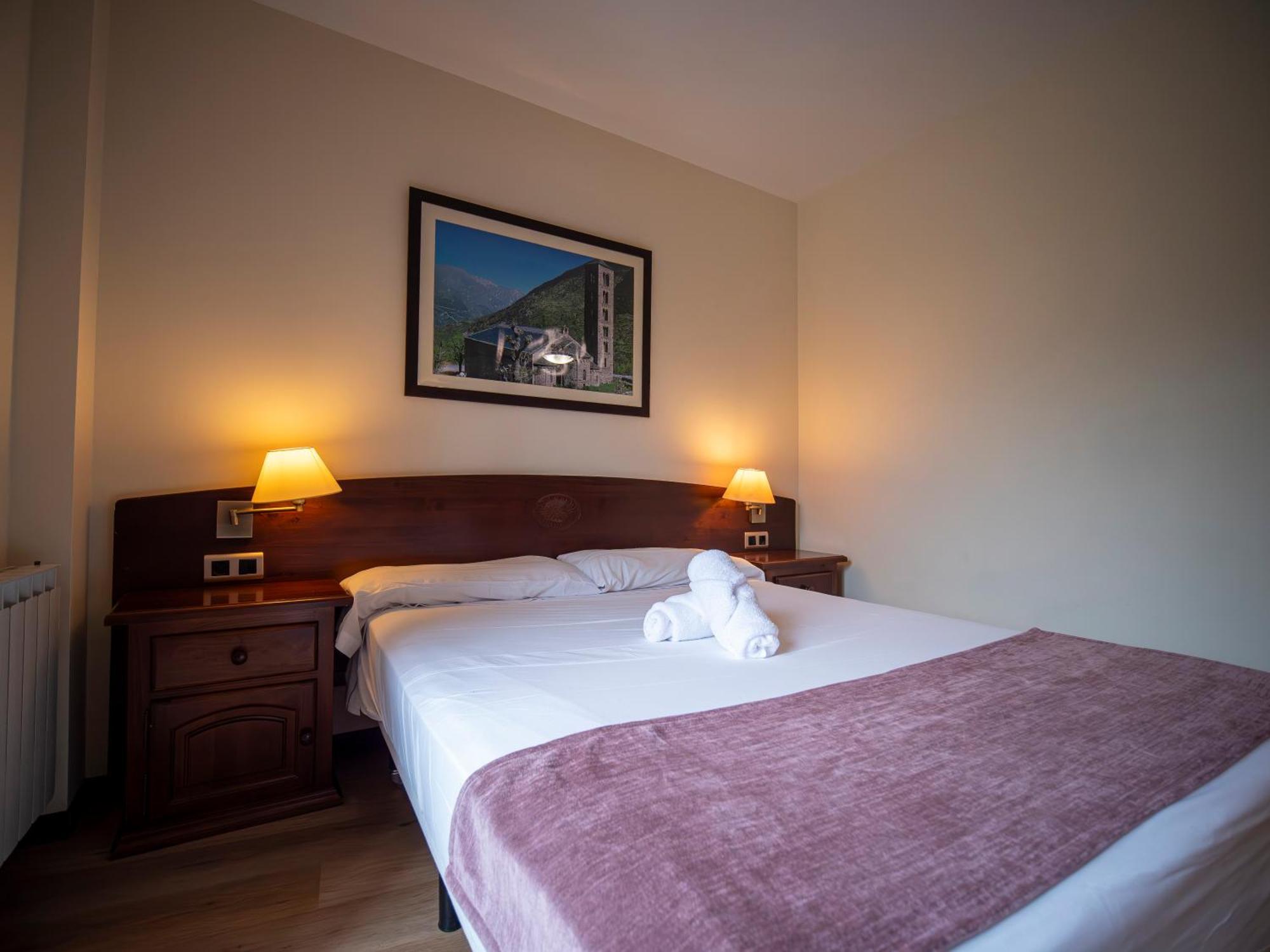 Hotel Romànic Estación Extérieur photo