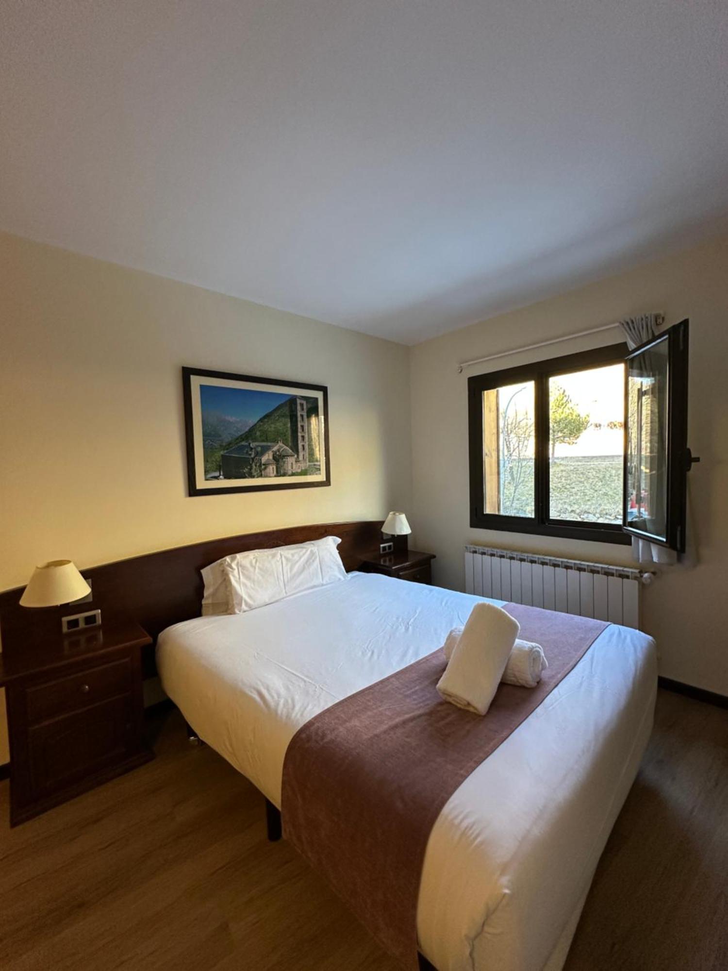 Hotel Romànic Estación Extérieur photo